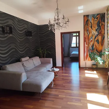 W Centrum Brzeska 1 *