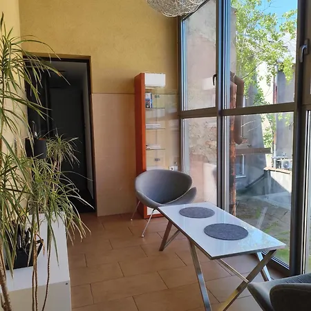 Apartmán W Centrum Brzeska 1 *